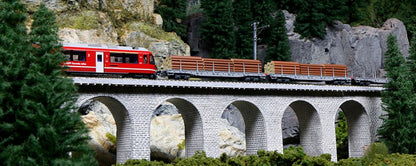 Kato 10-1891 Rhätische Bahn (RhB) Flachwagen R-w mit Holzladung 4-Wagen-Set